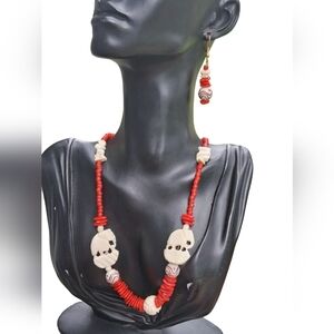 VINTAGE CARVED BONE IVORY ELEPHANT & VIBRANT GLASS BEAD NECKLACE & EARRINGS SET